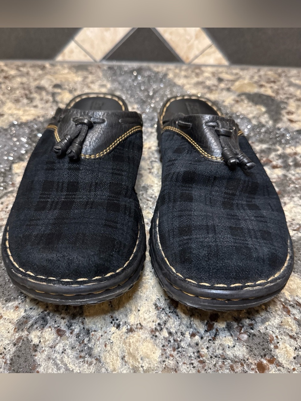 Born B.o.C. Bandy Clog Womens Sz 8 M Black Plaid Leather Mule Clog Slip On